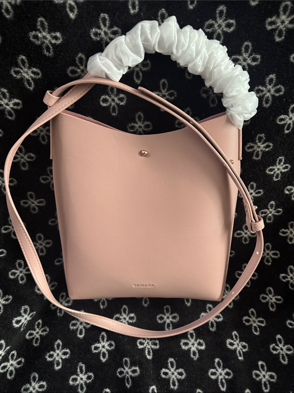 Minimalist Blush Pink Bucket Shoulder Bag with Scrunch Handle